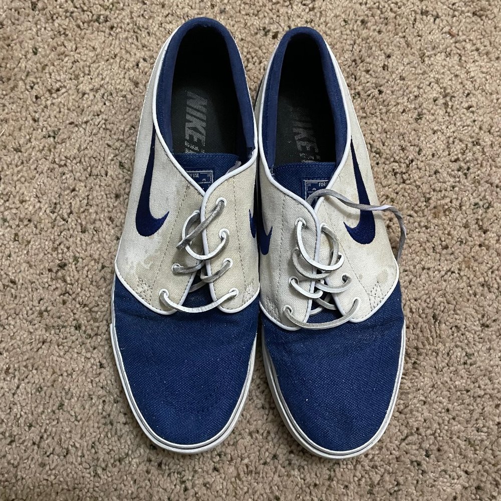 Nike Janowski ID
